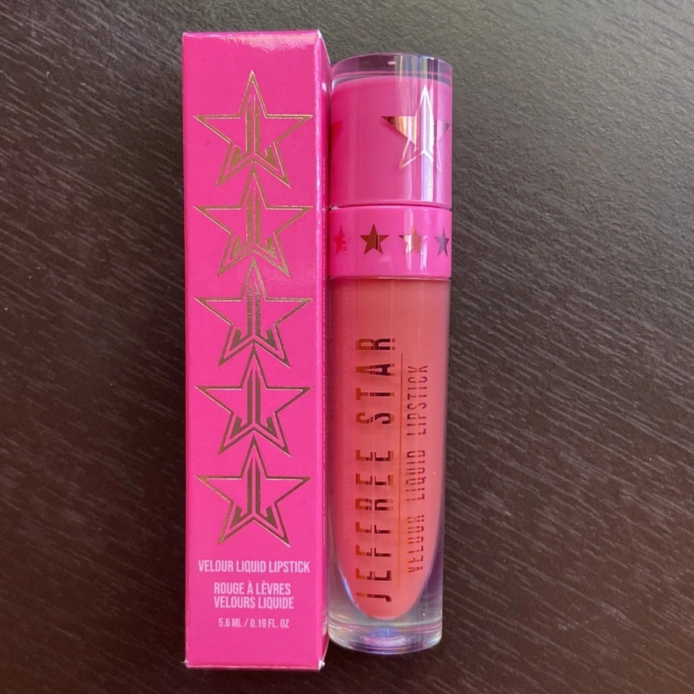 NEW! JEFFREE STAR VELOUR LIQUID Matte LIPSTICK in YAK Full Pigment Nude Pink
